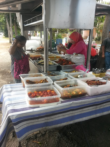 Kedai Makan Bawah Pokok Kedai Makan Bawah Pokok