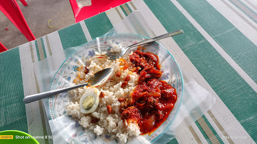 Warung Sarapan Tepi Kolam Warung Sarapan Tepi Kolam