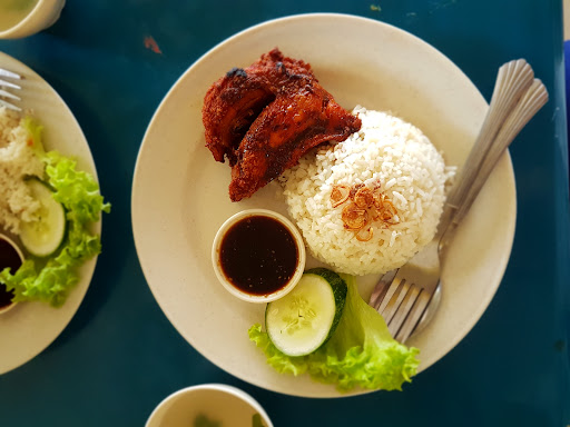 Kompleks Medan Selera Taman Tun Dr Awang
